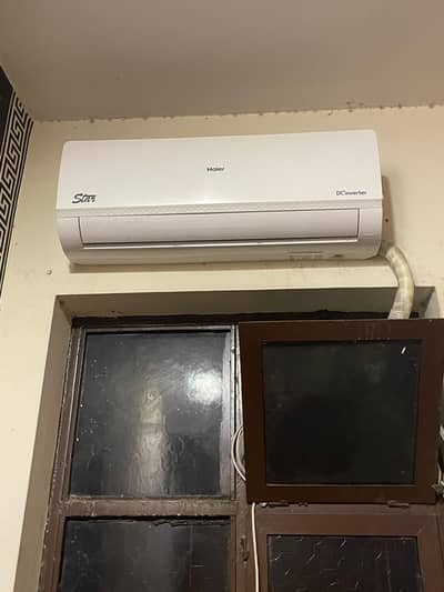 Haier 1 ton. Triple Inverter ac.