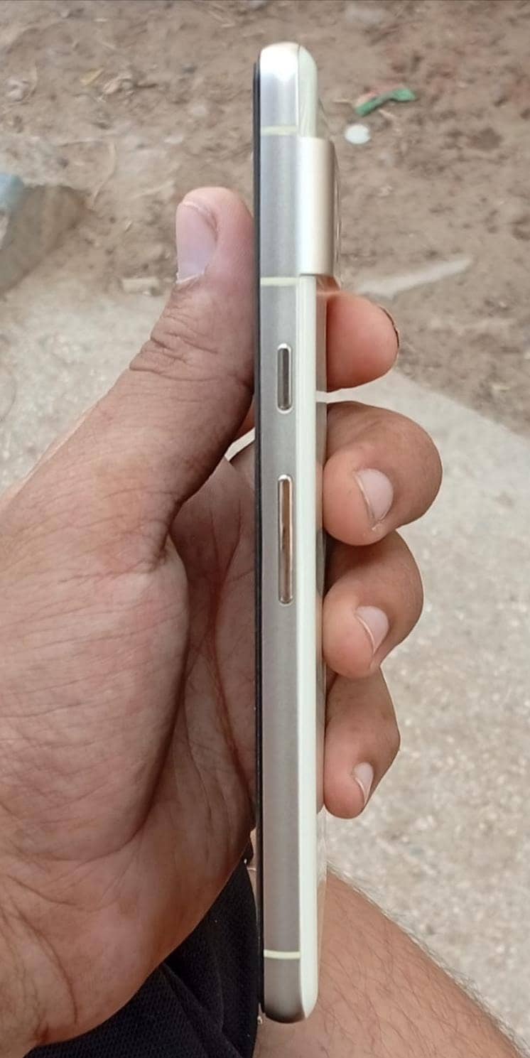 Google Pixel 7 3