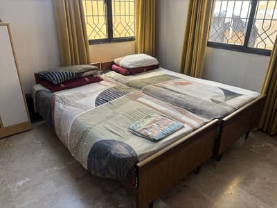 2 Single Wooken Bed set