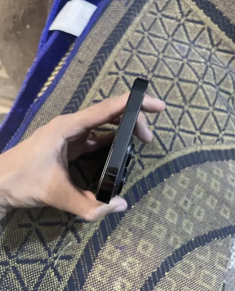 Iphone 14 pro max 4