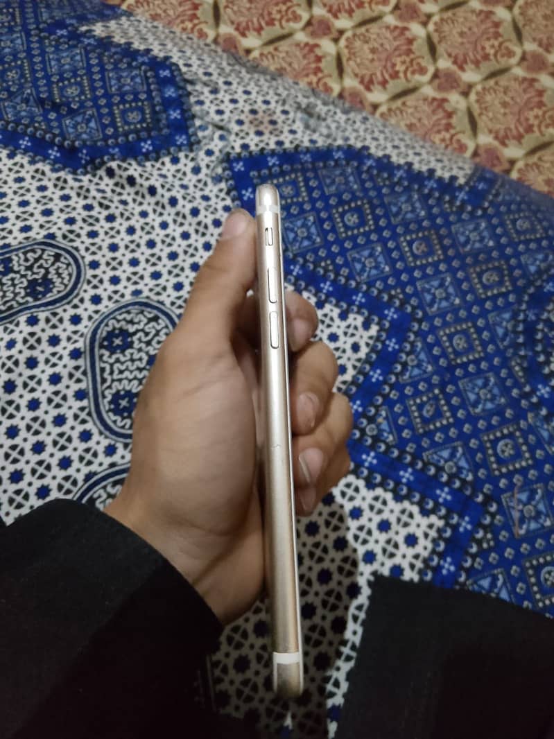 Apple iPhone 7 1
