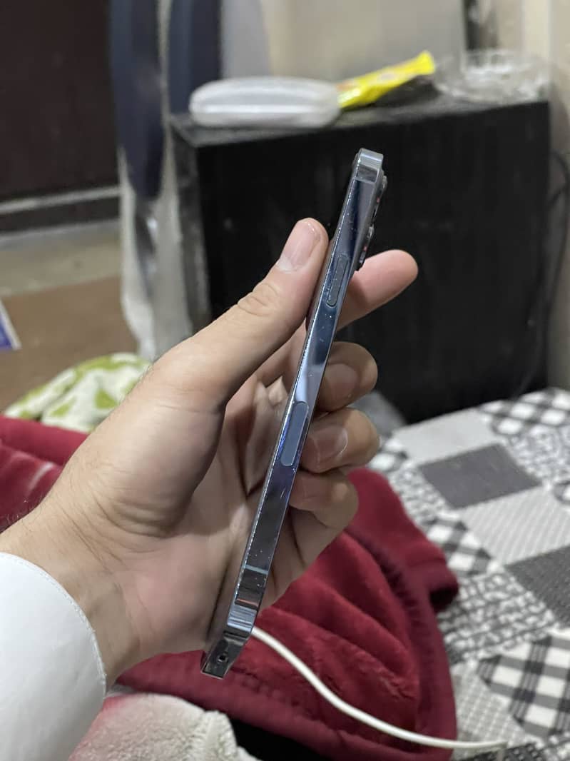 13 PRO MAX 1