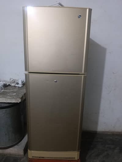 Pel Refrigerator For urgent sales