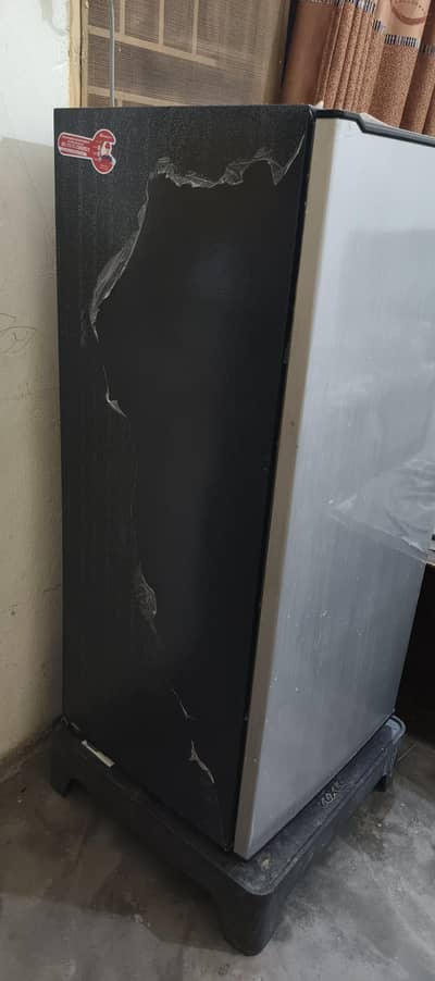 DAWLANCE SINGLE DOOR 9106SD