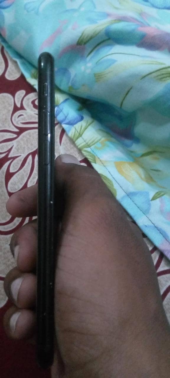 Apple iPhone 7 2