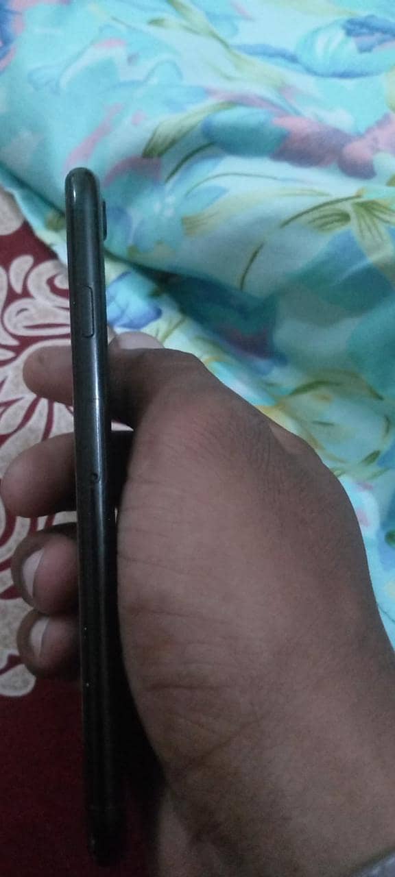 Apple iPhone 7 3
