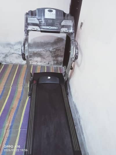 Treadmil running l machine by Health Trac