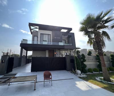 FULL BASEMENT 1-KANAL ELEGANT AND BRAND NEW SUPER HOT LOCATED BUNGALOW IS AVAILABLE IN THE BEST BLOCK OF DHA PHASE 6 LAHORE