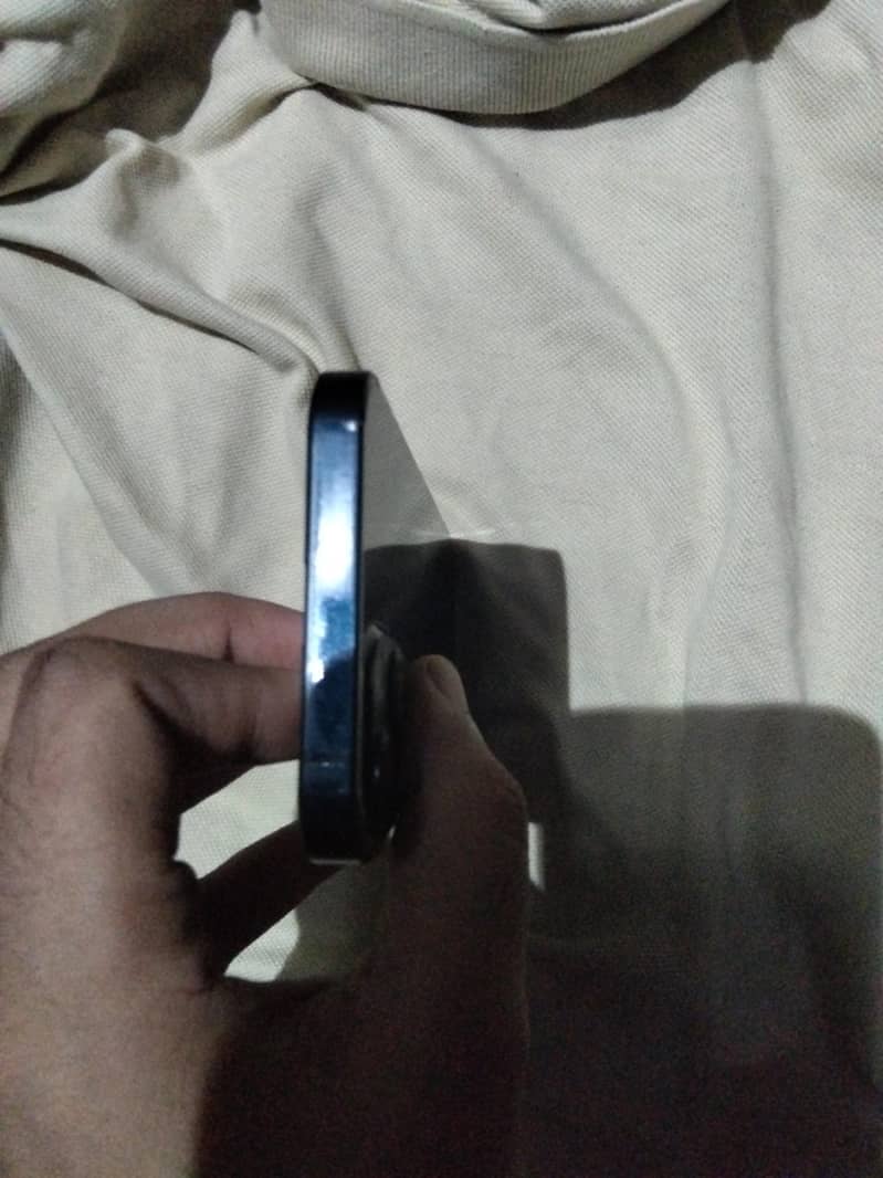Apple iPhone 13 0