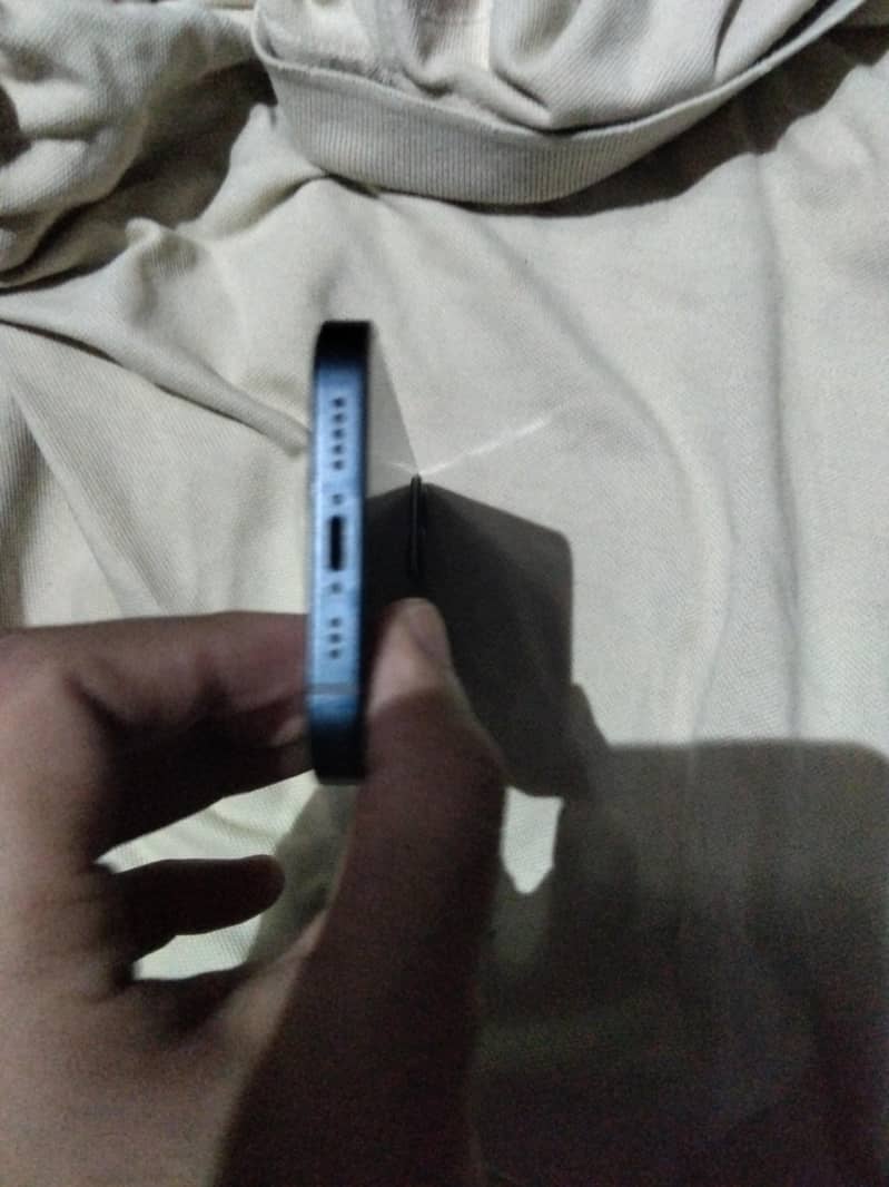 Apple iPhone 13 1