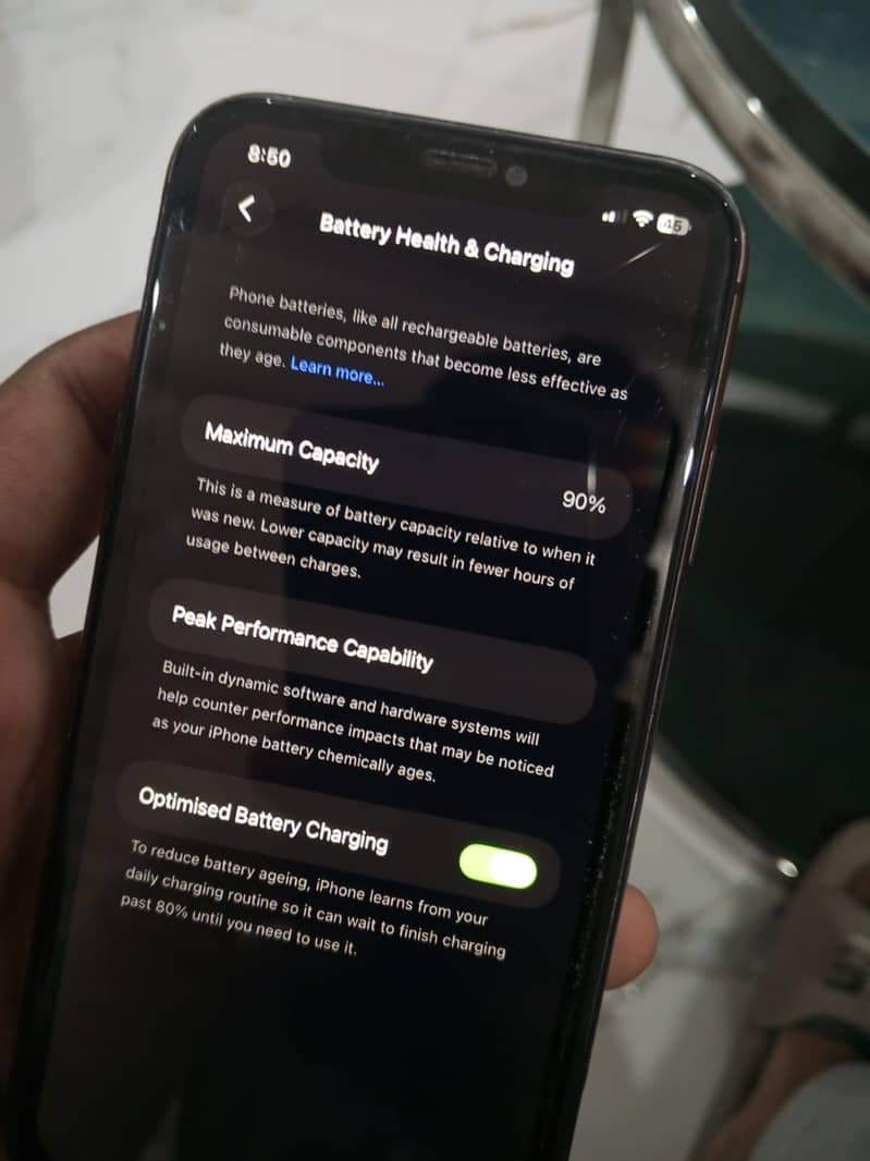 Apple iPhone 11 4