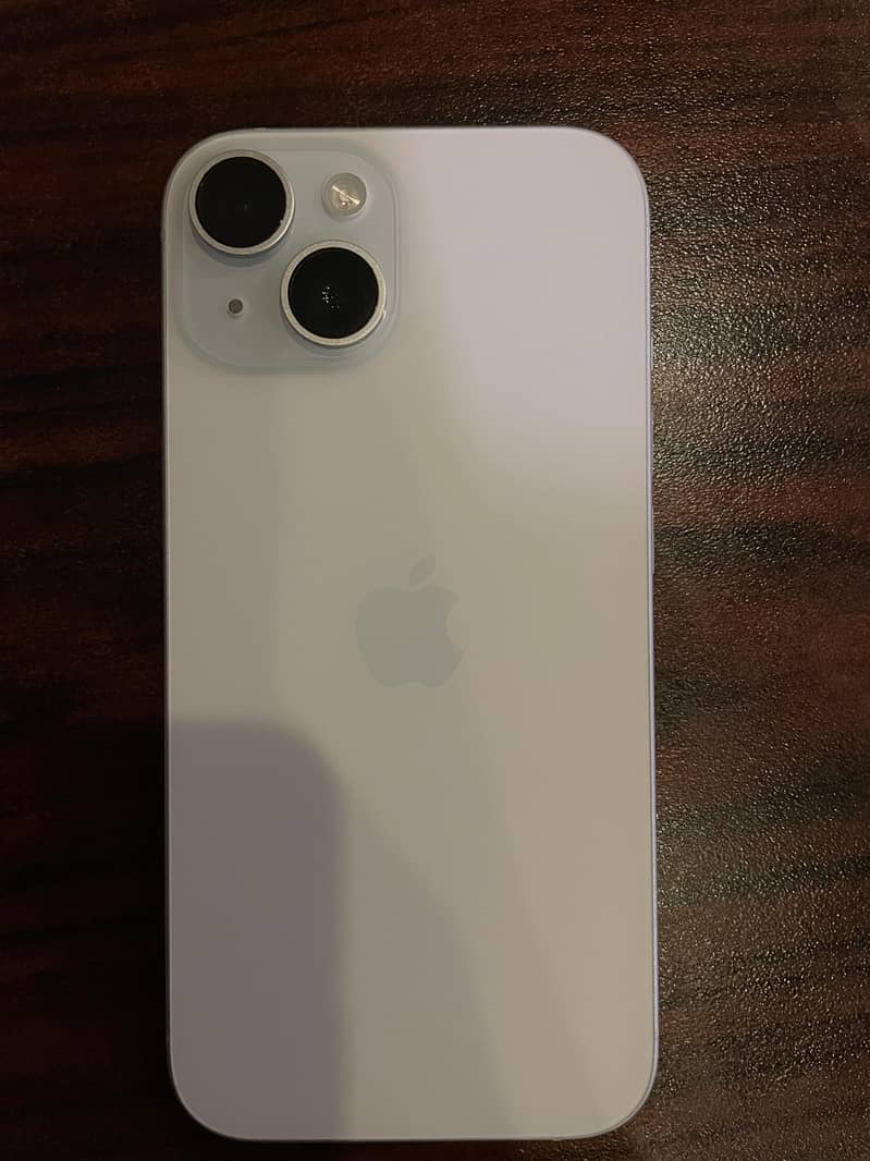 Apple iPhone 15 4