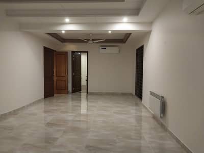 SYED BROTHERS PROUDLY OFFERS: 1-Kanal Elegant And Fully Maintained Bungalow Is Available In The Best Block Of DHA Lahore.