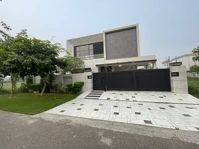 SYED BROTHERS PROUDLY OFFERS: 1-Kanal Elegant And Fully Maintained Bungalow Is Available In The Best Block Of DHA Lahore.