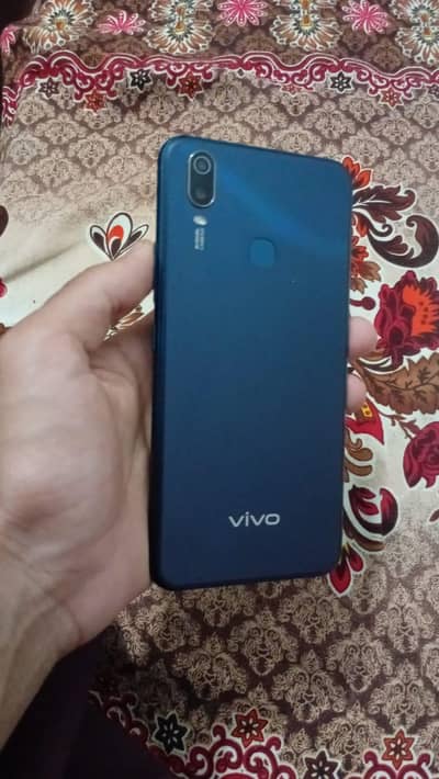 Vivo y11
