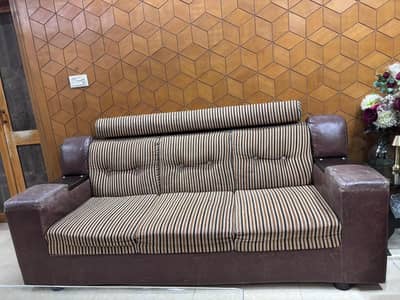 7 seater sofa in good condition for contact call 03344723227