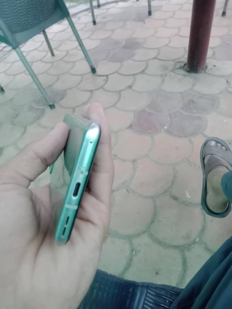 One Plus 9R 3