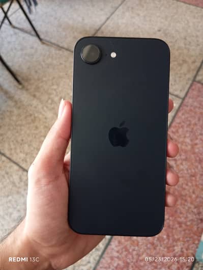 Apple iPhone 16e