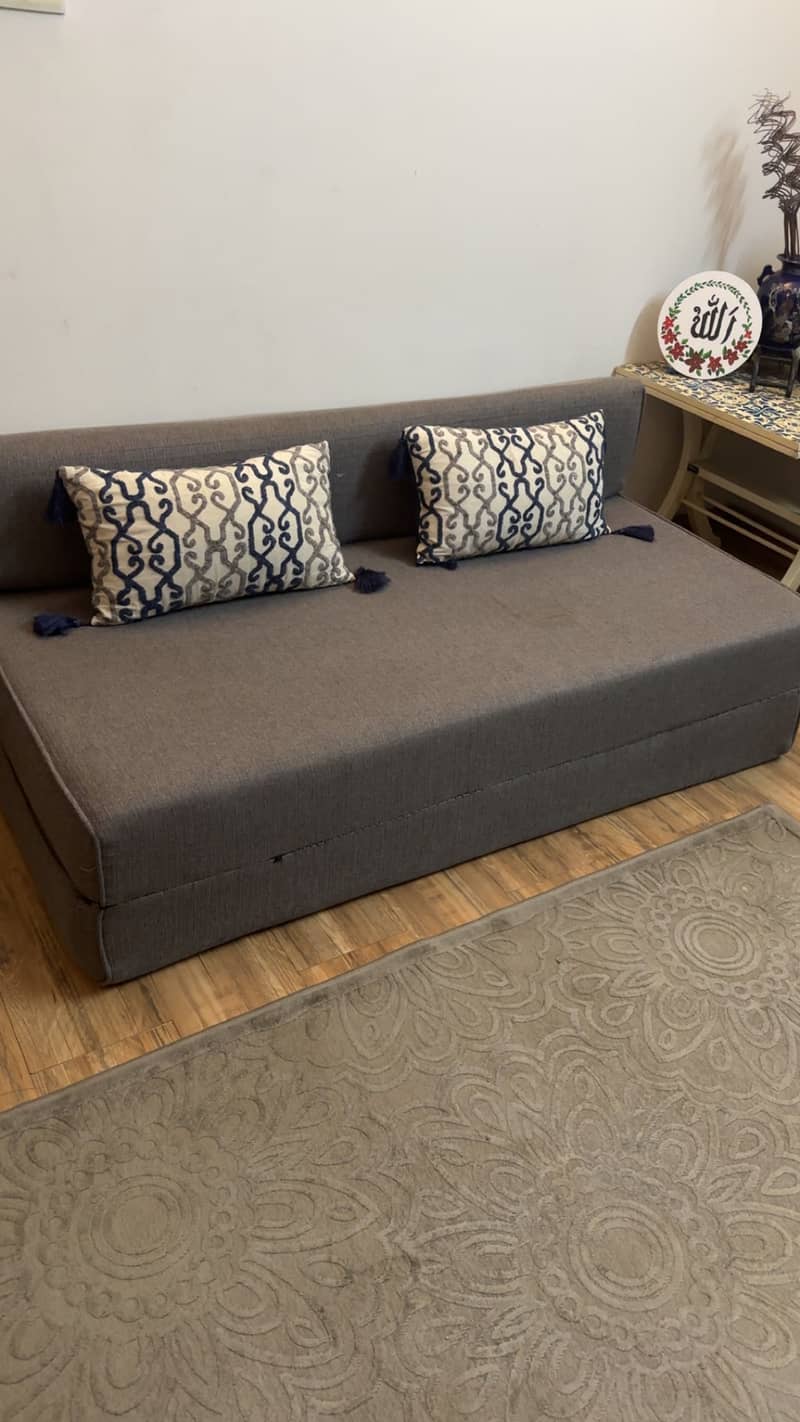 Sofa come bed 1