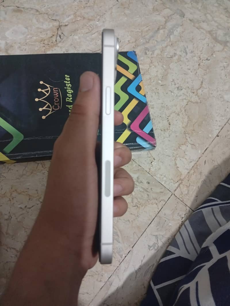 Apple iPhone 14 plus 3
