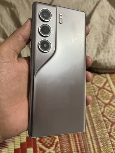 Tecno camon 40 pro