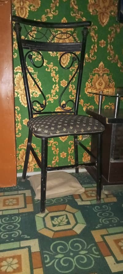 Dining chair