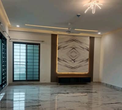 Flat In Askari 11 - Sector D Sized 10 Marla Is Available