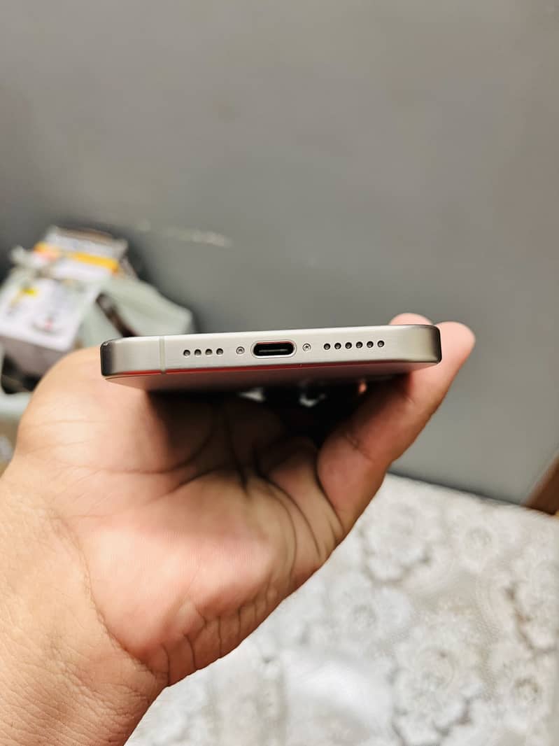 IPHONE 15 PRO MAX 9