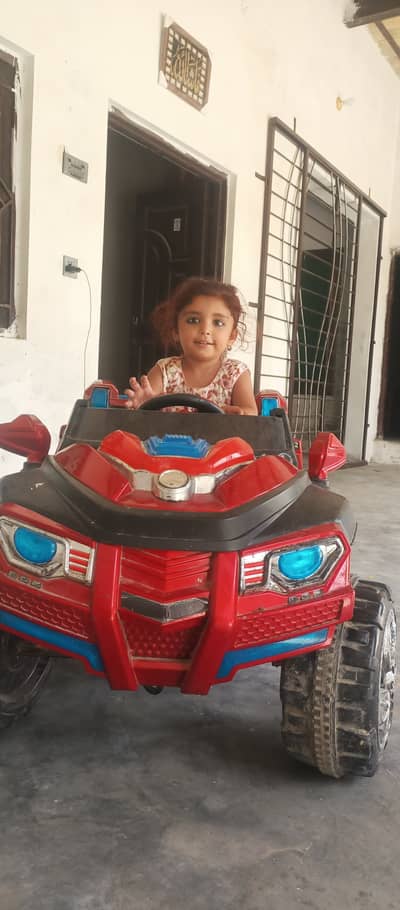 Remot control baby car for 5 years child in very good condition