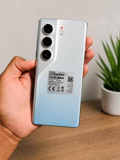 Tecno CAMON 40 Pro