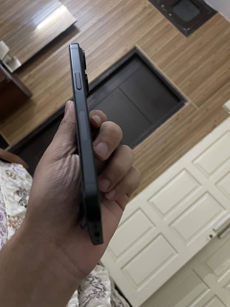 Apple iPhone 15 2