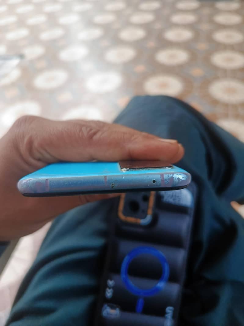 OPPO A76 3