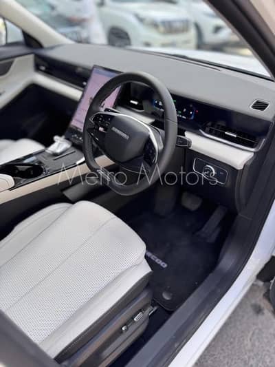 Jaeeco j5 hybrid car