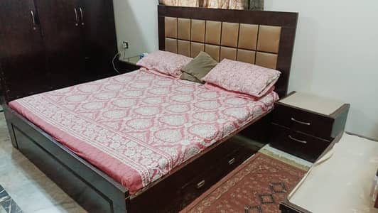 King sized wooden Bed set