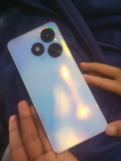 Tecno spark go 2024 4/64. . . contact 03181157767