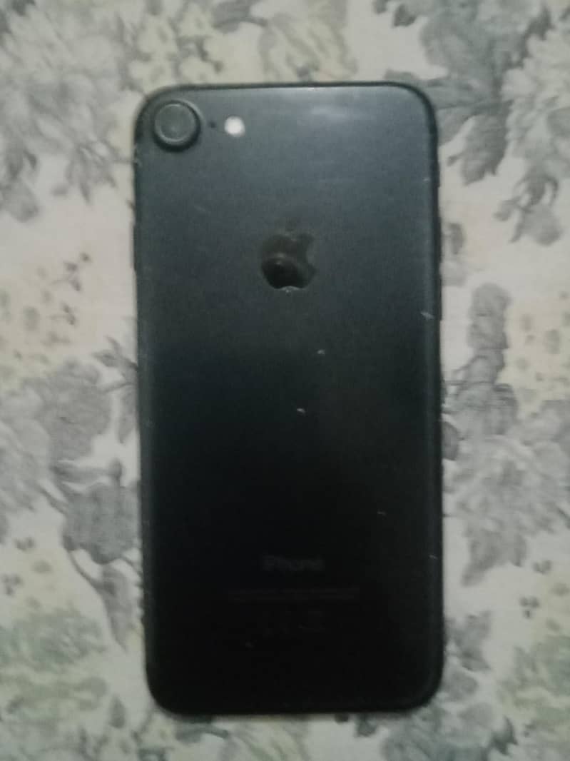 Apple iPhone 7 0