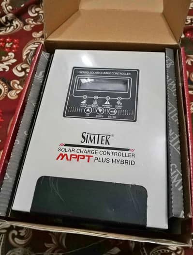 Simtek Hybrid MPPT 70A - Fully Automatic Operations - Sealed with Box