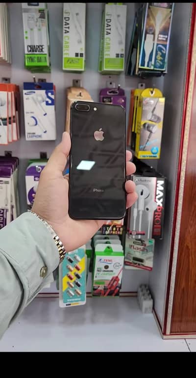 iPhone 8 Plus(exchange possible)