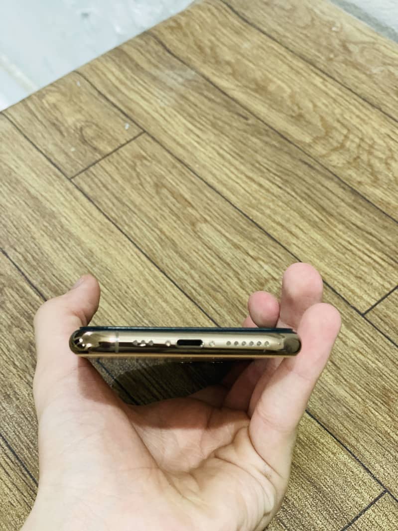 iPhone 11 Pro 2