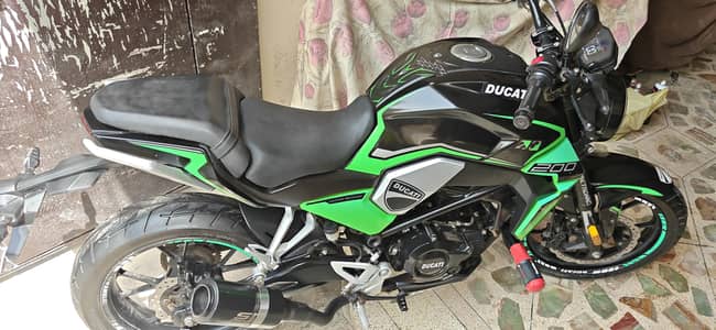 super star 200cc very mint condition