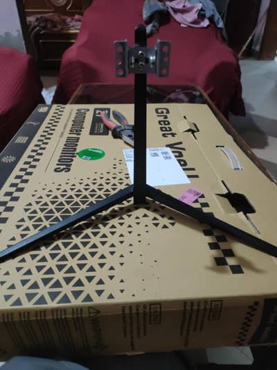 27” Frameless LED Monitor Box Pack| 10/10 Condition | Dubai Imported