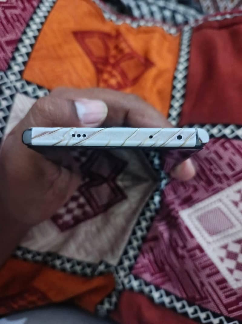 Infinix Zero 40 4