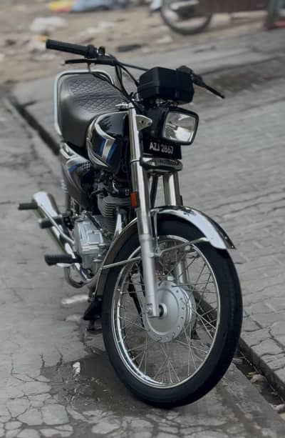 HONDA 125 black modified