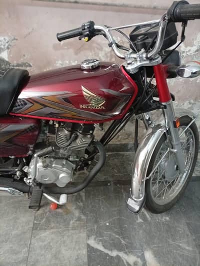 Honda 125 brand new condition without number