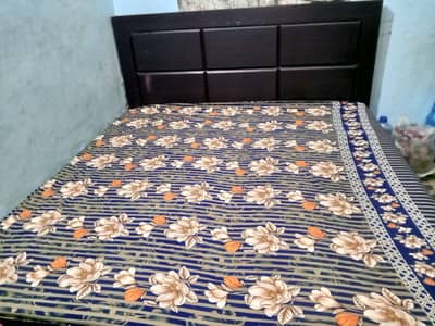 I want to sell King size bed with mattress.