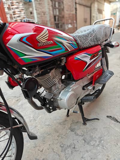 Honda CG 125 - Like Brand New Urgent Sale