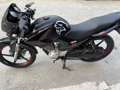 Yamaha ybr 2016 and ls2 helmat