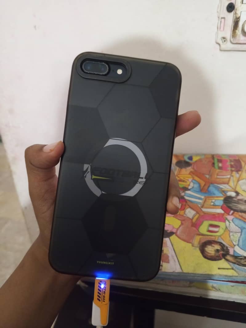 Apple iPhone 7 Plus 1