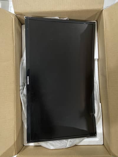 Samsung 24” Curved LED Monitor - Box Packed