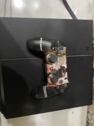Playstation 4 Slim.